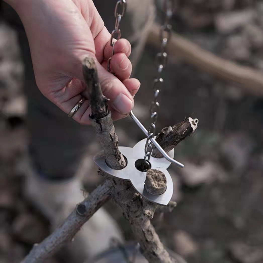 Stalowy trójnóg kempingowy ze  – Camping Cooking Tripod recenzja i cena